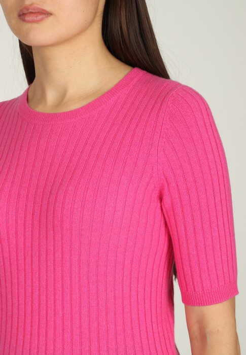 Товар розового цвета с внутренней стороны