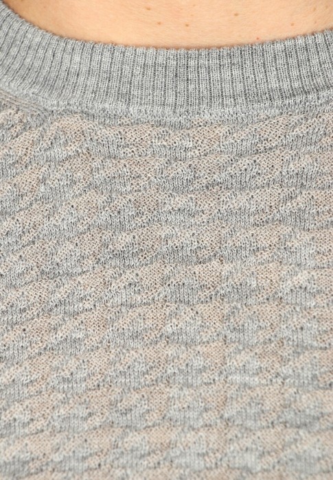 Товар серого цвета с внутренней стороны