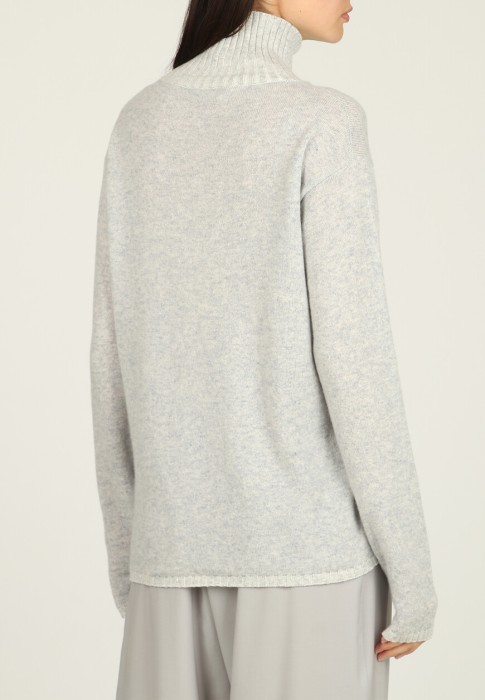 Товар серого цвета с внутренней стороны