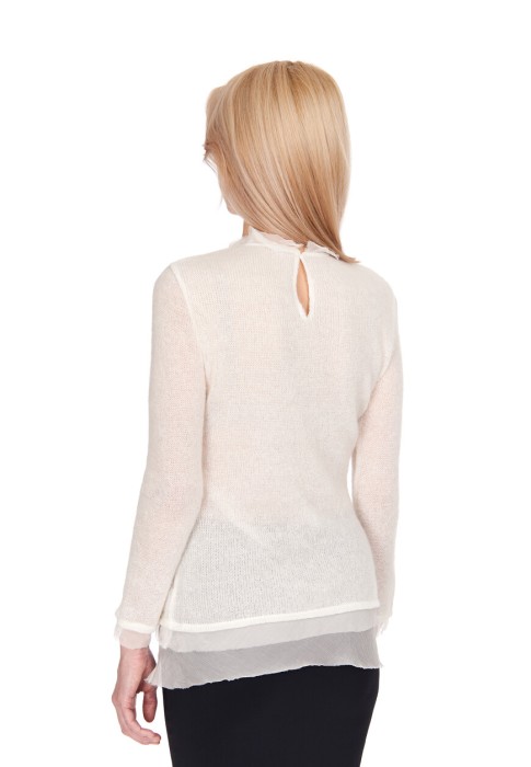 Товар белого цвета с внутренней стороны