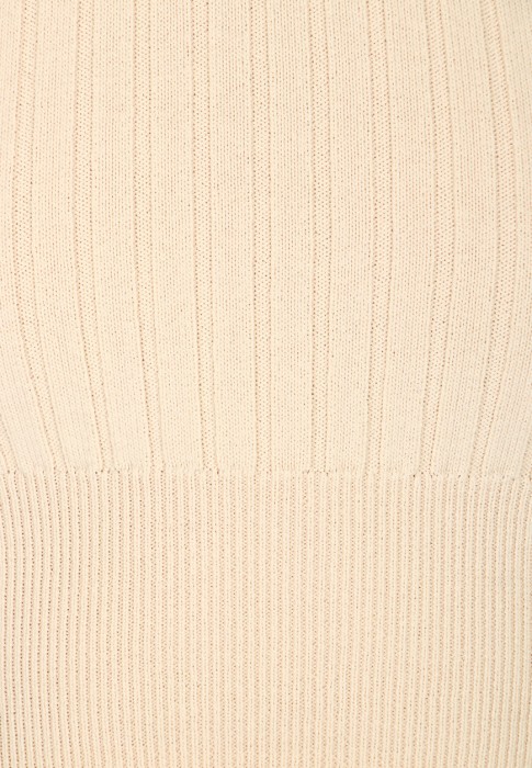 Товар бежевого цвета с внутренней стороны