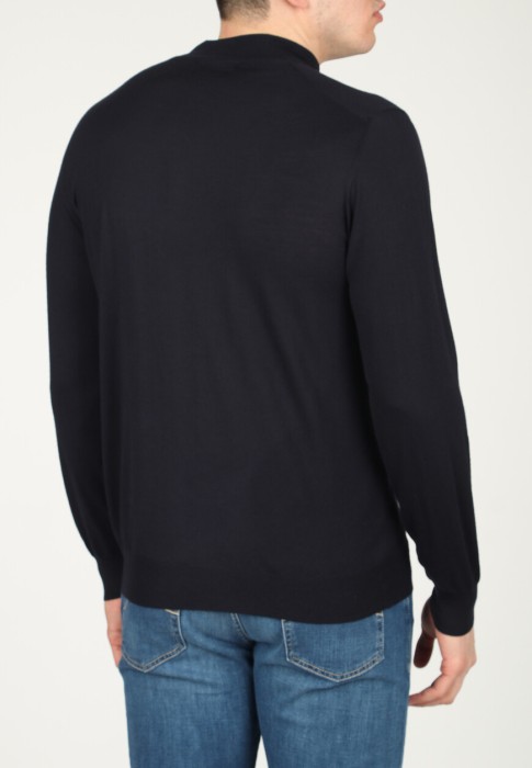 джемпер  из италии вид сбоку