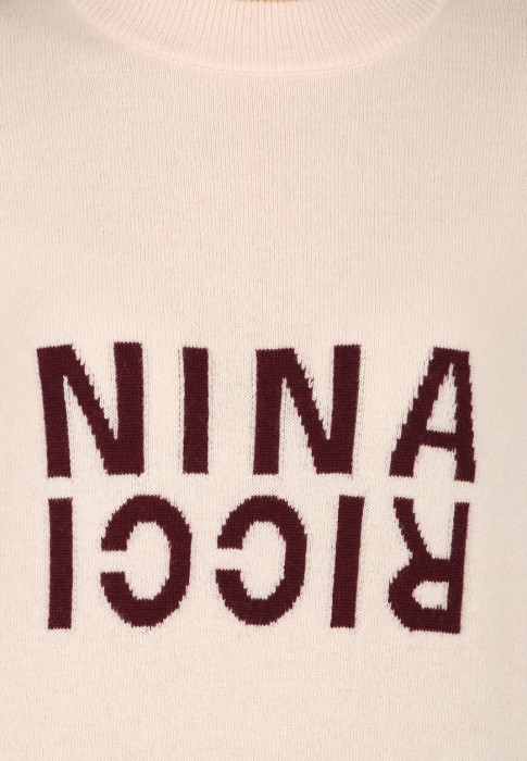 Товар розового цвета с внутренней стороны