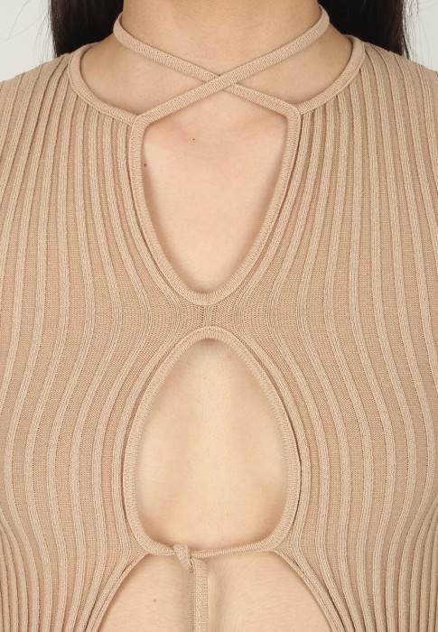 Товар бежевого цвета с внутренней стороны