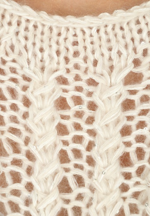 Товар бежевого цвета с внутренней стороны