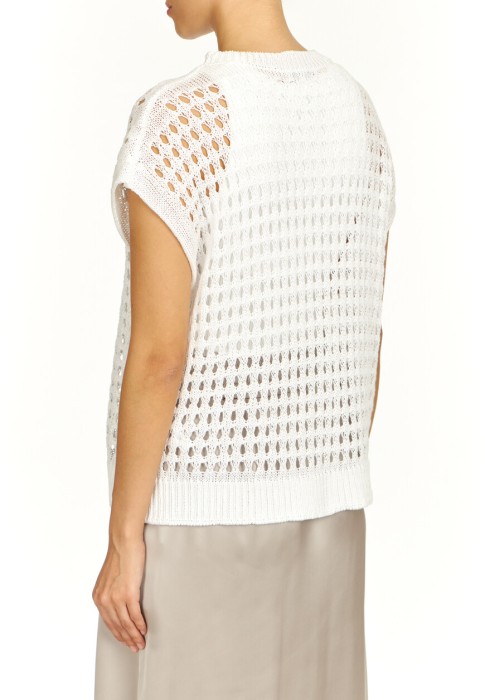 Товар белого цвета с внутренней стороны