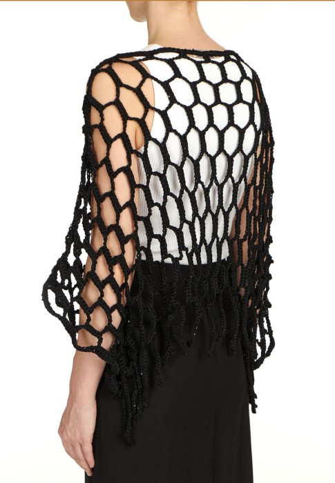 Товар черного цвета с внутренней стороны