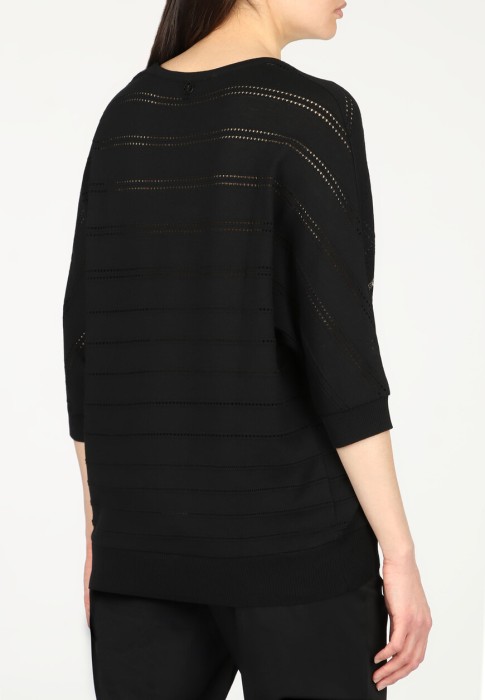 Товар черного цвета с внутренней стороны