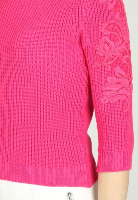 Товар розового цвета с внутренней стороны