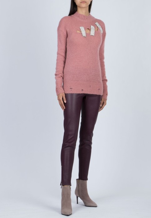 Товар розового цвета с внутренней стороны