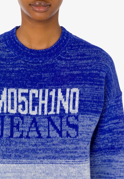 Товар голубого цвета с внутренней стороны