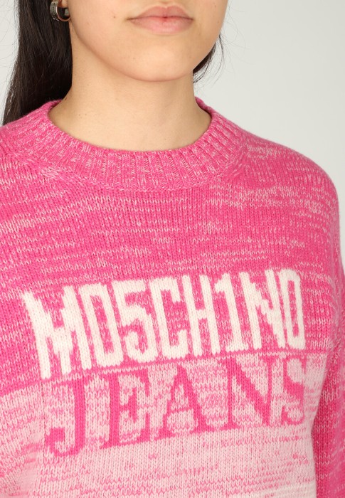 Товар розового цвета с внутренней стороны