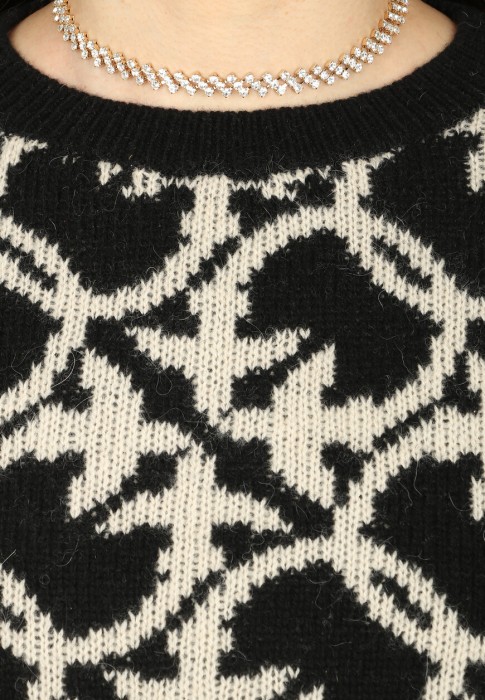 джемпер  универсального стиля с лицевой стороны