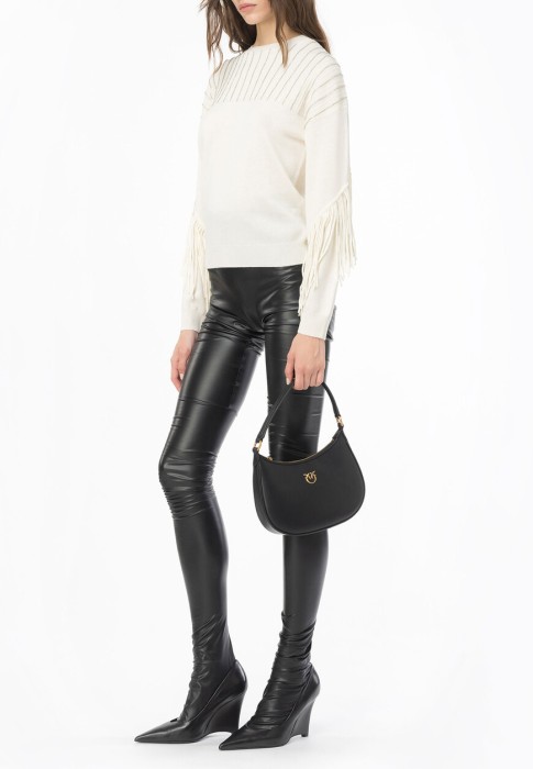 Товар белого цвета с внутренней стороны