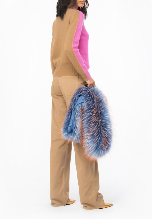 Товар розового цвета с внутренней стороны