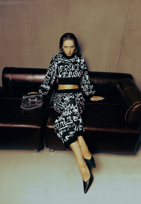 джемпер  из италии вид сбоку