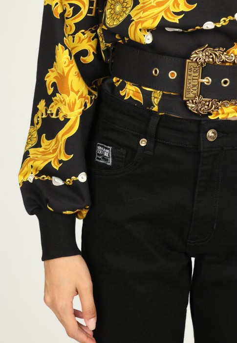 Товар черного цвета с внутренней стороны