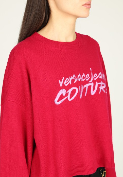 Товар красного цвета с внутренней стороны