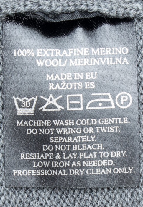 Товар серого цвета с внутренней стороны