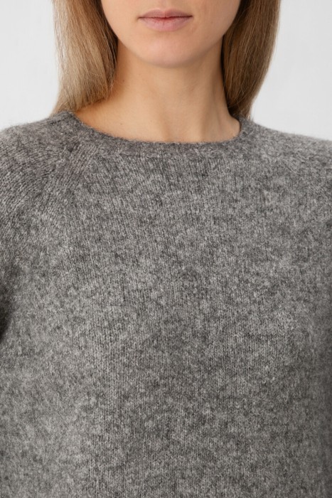 джемпер  из италии вид сбоку