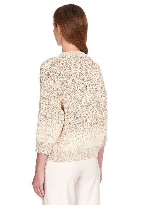 Товар коричневого цвета с внутренней стороны