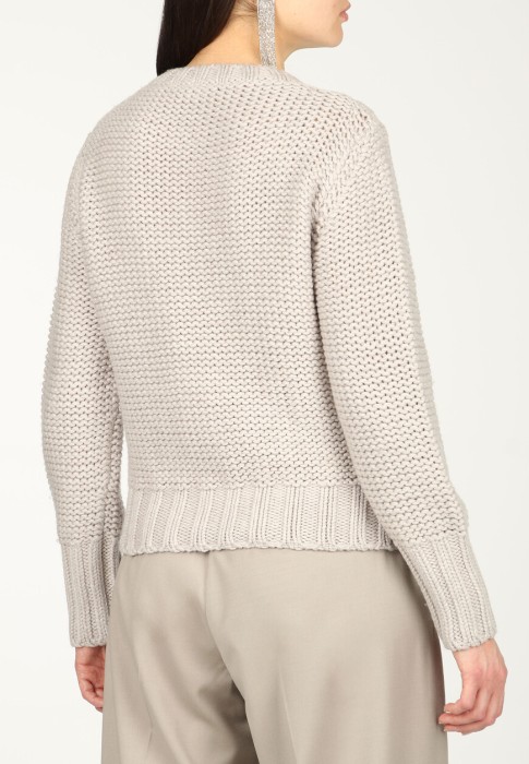 Товар серого цвета с внутренней стороны