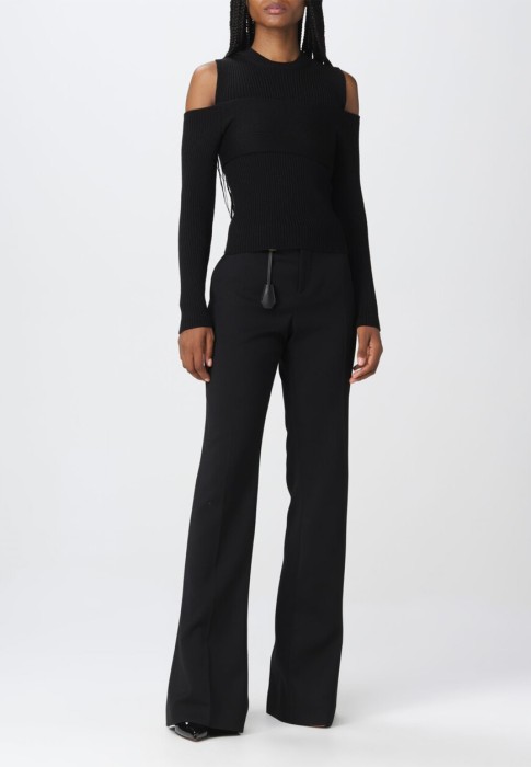 Товар черного цвета с внутренней стороны