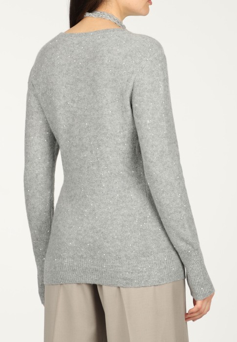 Товар серого цвета с внутренней стороны