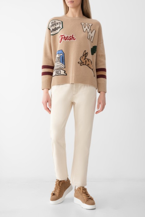 Товар бежевого цвета с внутренней стороны