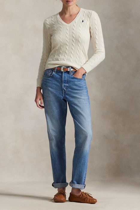 Товар белого цвета с внутренней стороны