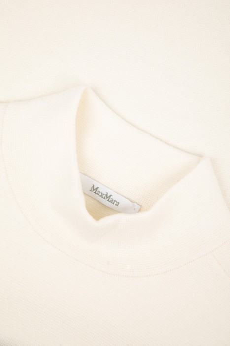 джемпер  из шерсти спереди