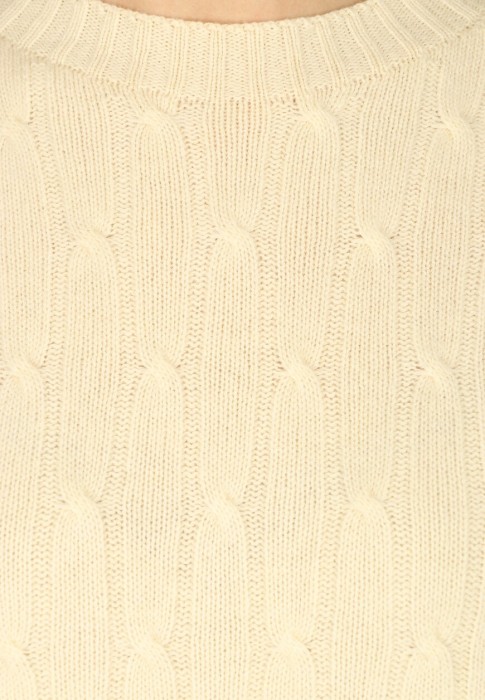 Товар белого цвета с внутренней стороны