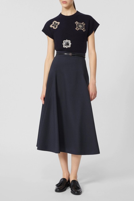 Товар синего цвета с внутренней стороны