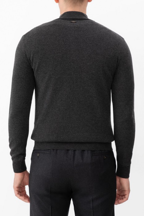 джемпер  по цене 31900 руб вид справа