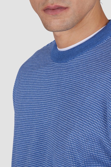 джемпер  из италии вид сбоку