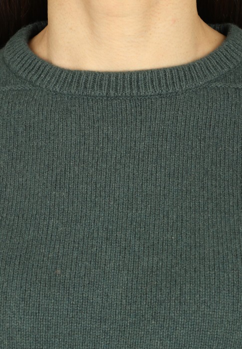 Товар зеленого цвета с внутренней стороны