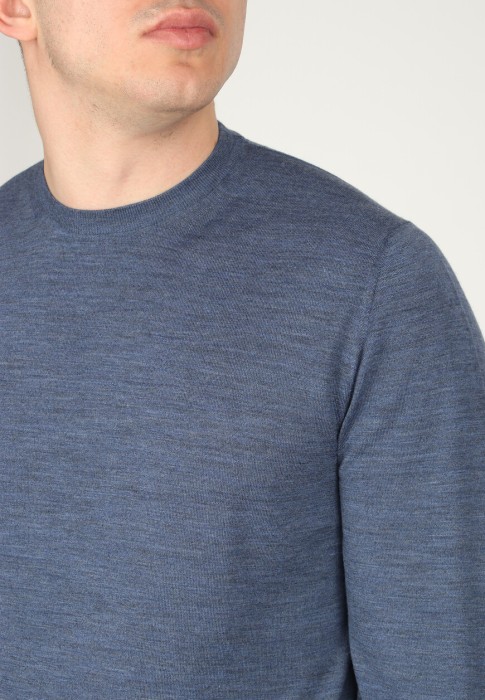 Товар синего цвета с внутренней стороны