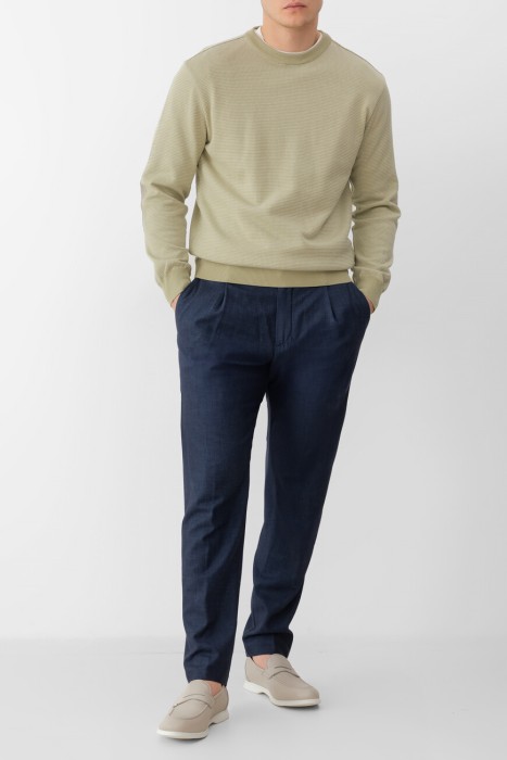 Товар зеленого цвета с внутренней стороны