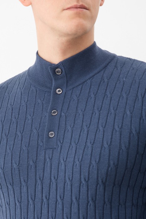 джемпер  из италии вид сбоку