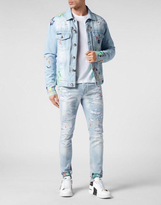 Товар голубого цвета с внутренней стороны