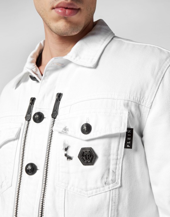 джинсовая куртка  из проверенных материалов спереди