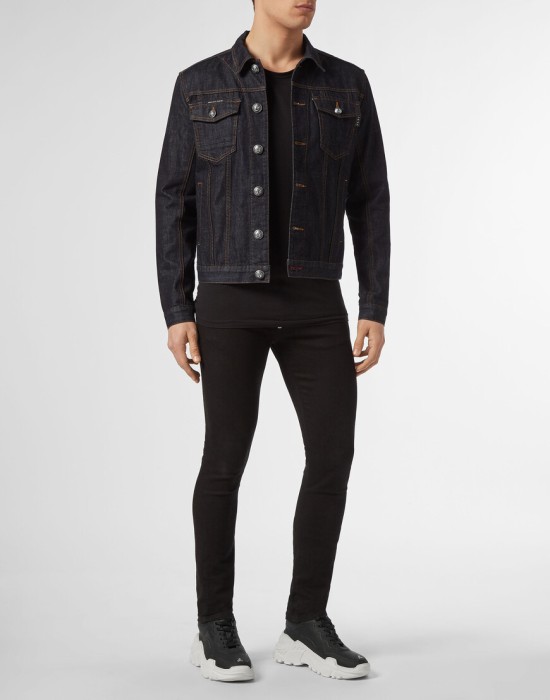 Товар синего цвета с внутренней стороны