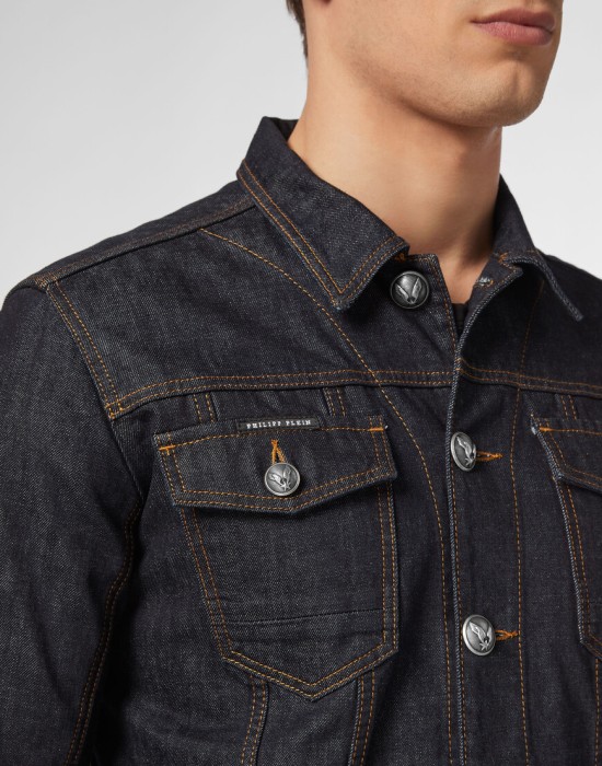 джинсовая куртка  из проверенных материалов спереди