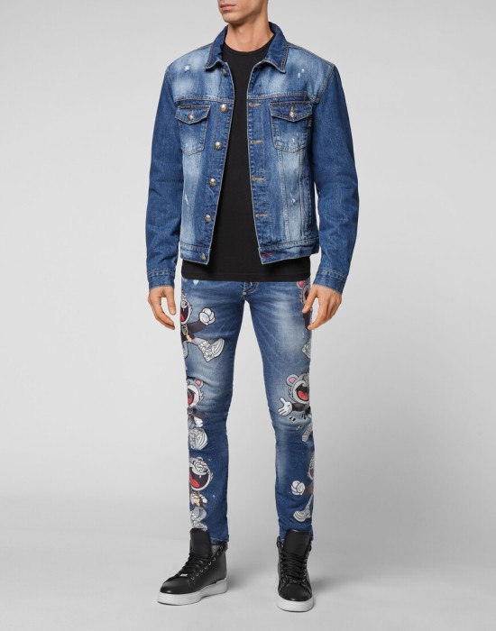 Товар синего цвета с внутренней стороны