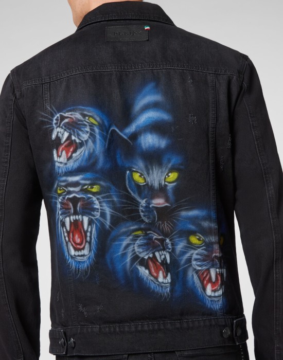 джинсовая куртка  из проверенных материалов спереди