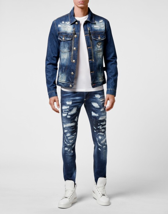 Товар синего цвета с внутренней стороны