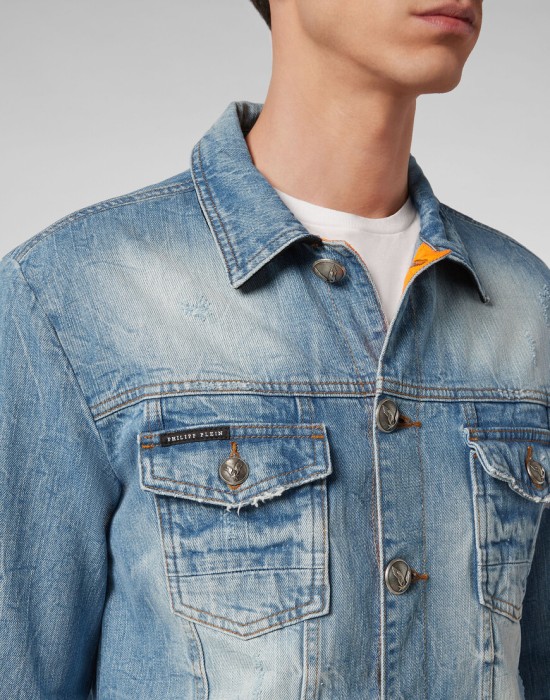 джинсовая куртка  из проверенных материалов спереди