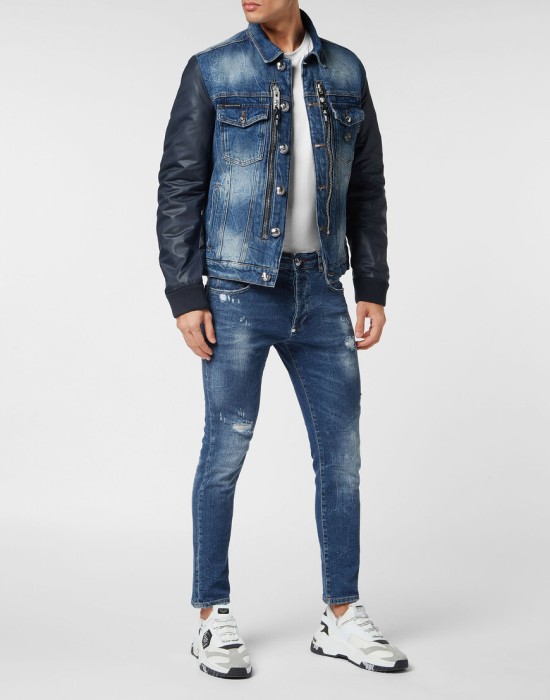 Товар голубого цвета с внутренней стороны