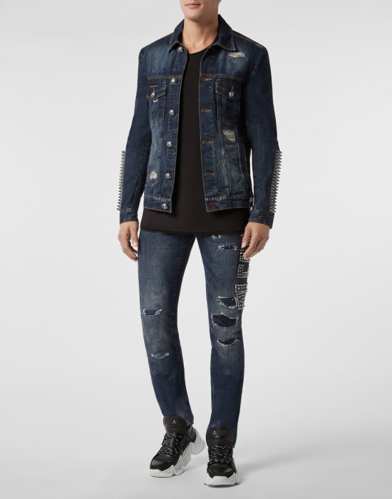 Товар синего цвета с внутренней стороны