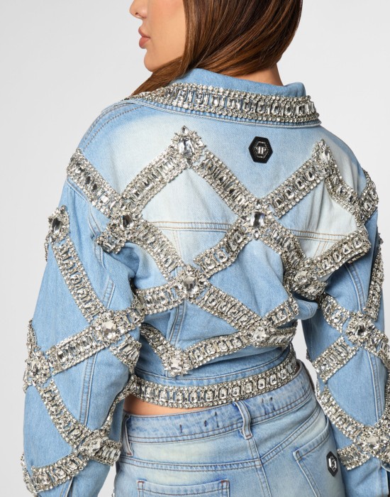 джинсовая куртка  из проверенных материалов спереди